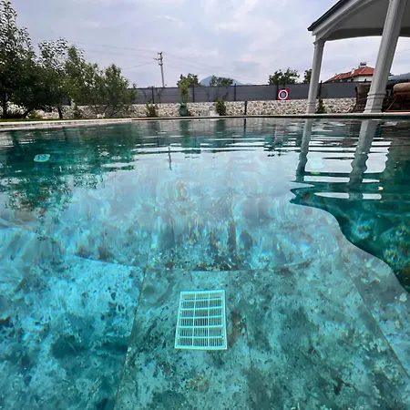 Villa Ahu Grape